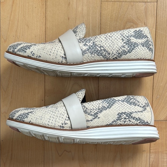 Cole Haan Women's Snake Print Loafers size 6 - Picture 6 of 8